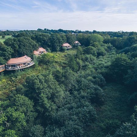 Chewton Glen Hotel - An Iconic Luxury Hotel Ню Милтън Екстериор снимка