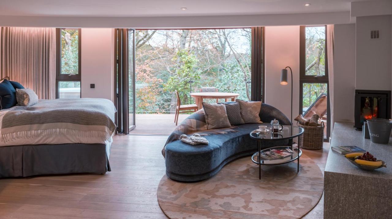 Chewton Glen Hotel - An Iconic Luxury Hotel Ню Милтън Екстериор снимка