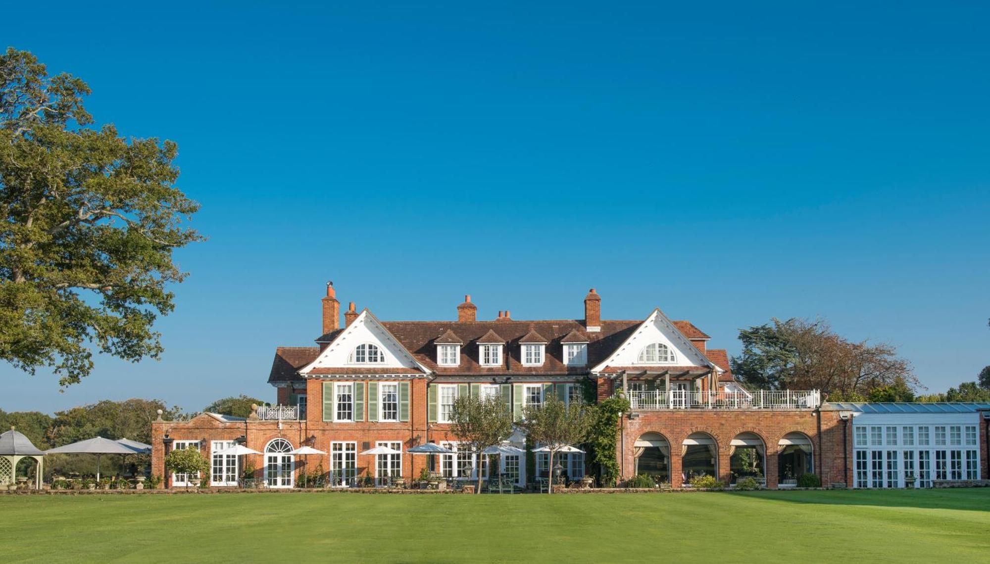 Chewton Glen Hotel - An Iconic Luxury Hotel Ню Милтън Екстериор снимка