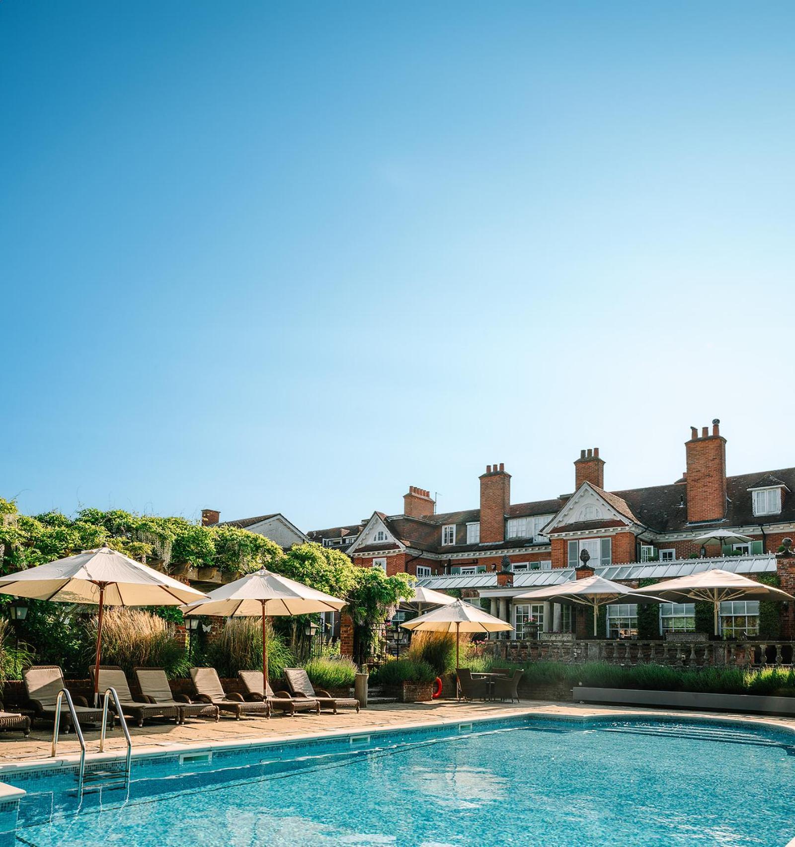 Chewton Glen Hotel - An Iconic Luxury Hotel Ню Милтън Екстериор снимка