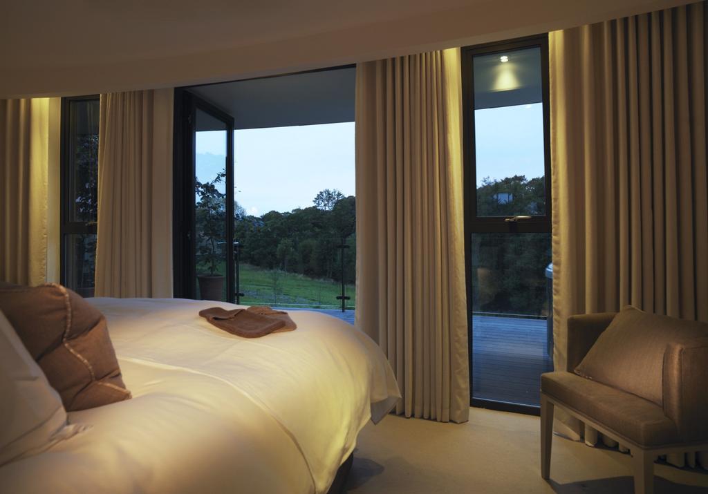Chewton Glen Hotel - An Iconic Luxury Hotel Ню Милтън Екстериор снимка