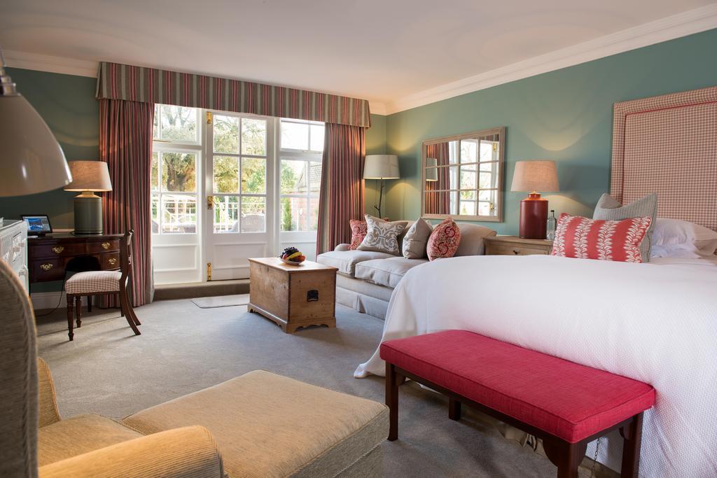 Chewton Glen Hotel - An Iconic Luxury Hotel Ню Милтън Екстериор снимка