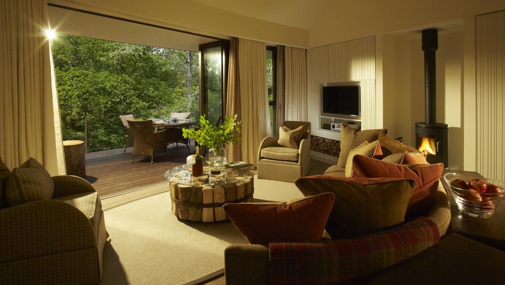 Chewton Glen Hotel - An Iconic Luxury Hotel Ню Милтън Екстериор снимка