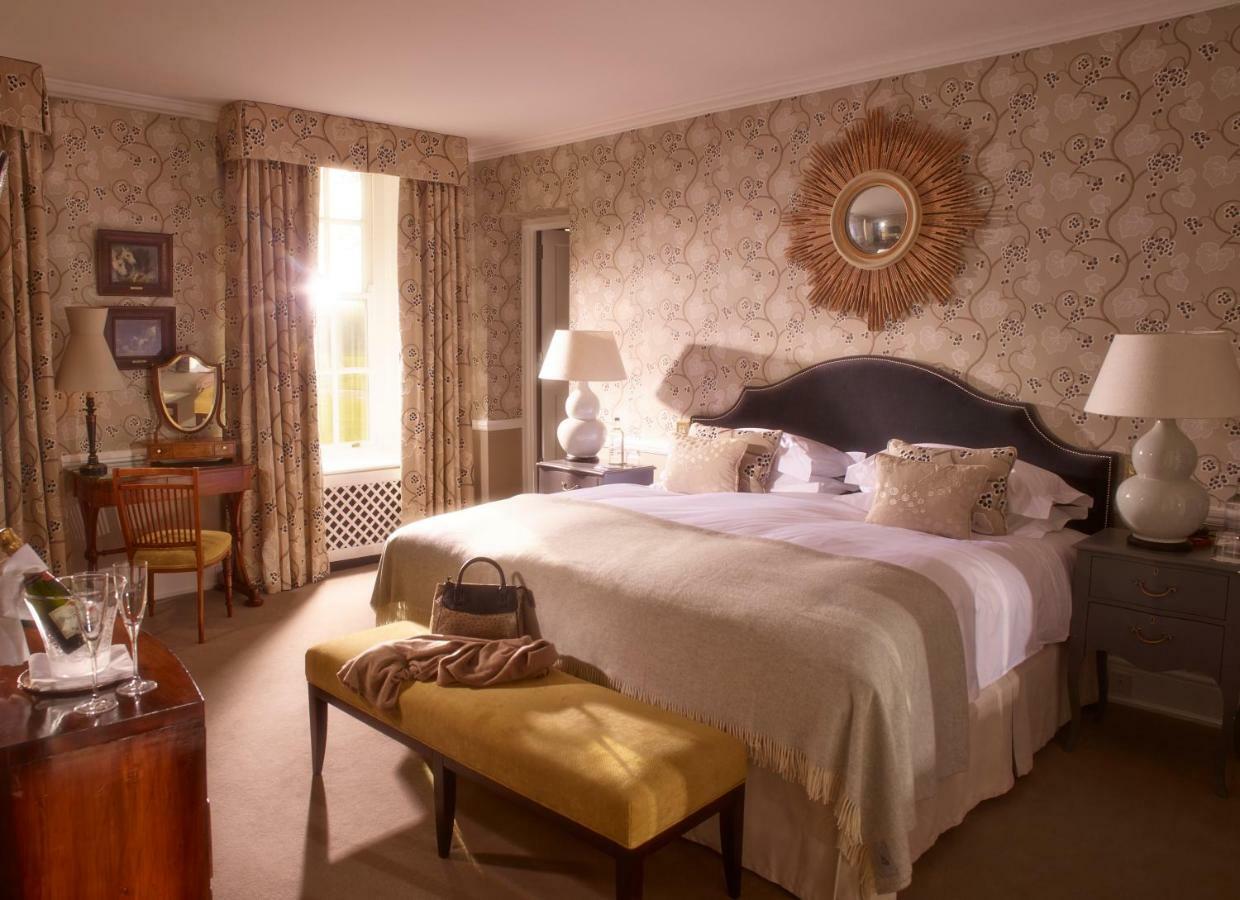 Chewton Glen Hotel - An Iconic Luxury Hotel Ню Милтън Екстериор снимка