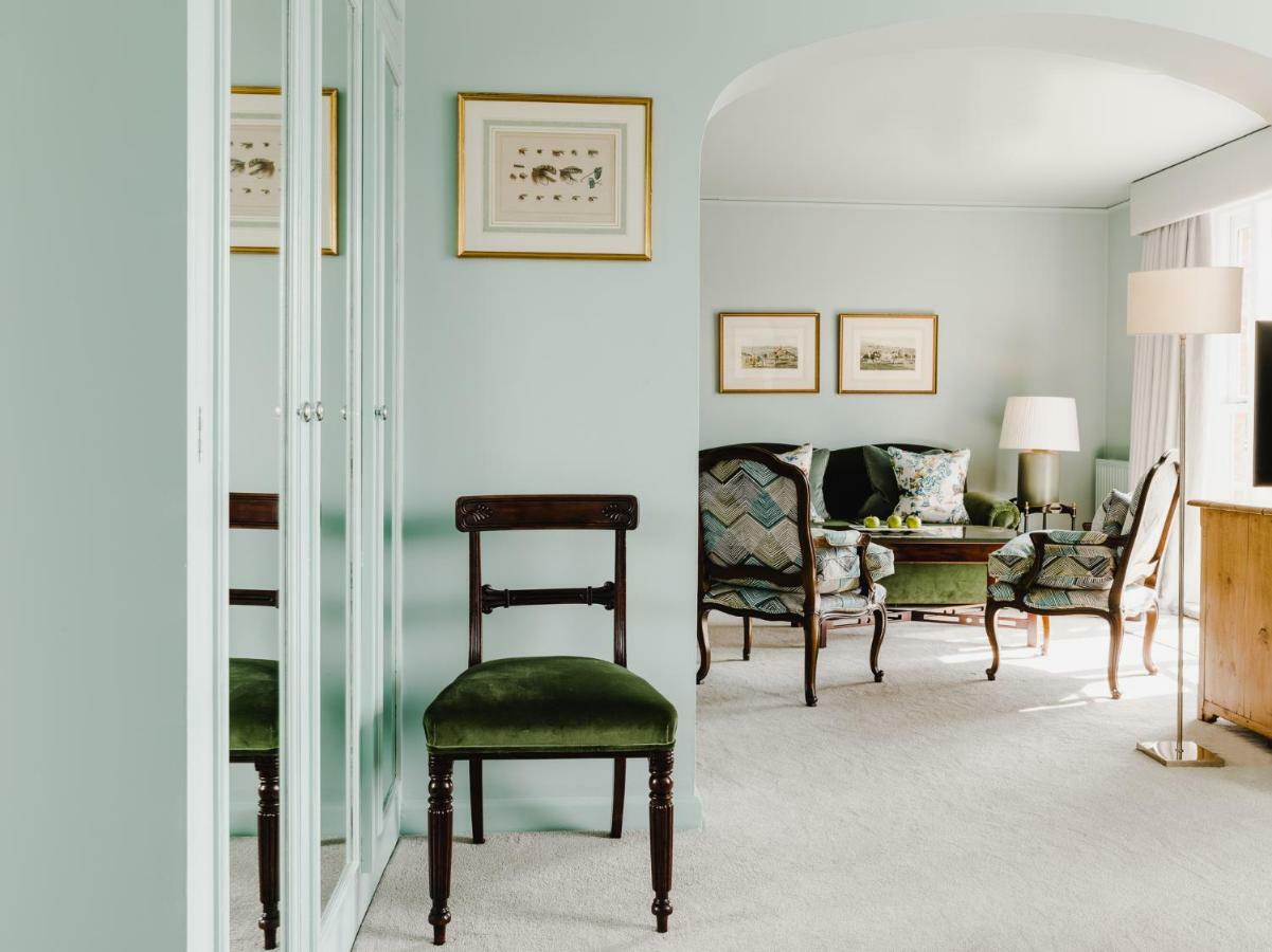 Chewton Glen Hotel - An Iconic Luxury Hotel Ню Милтън Екстериор снимка
