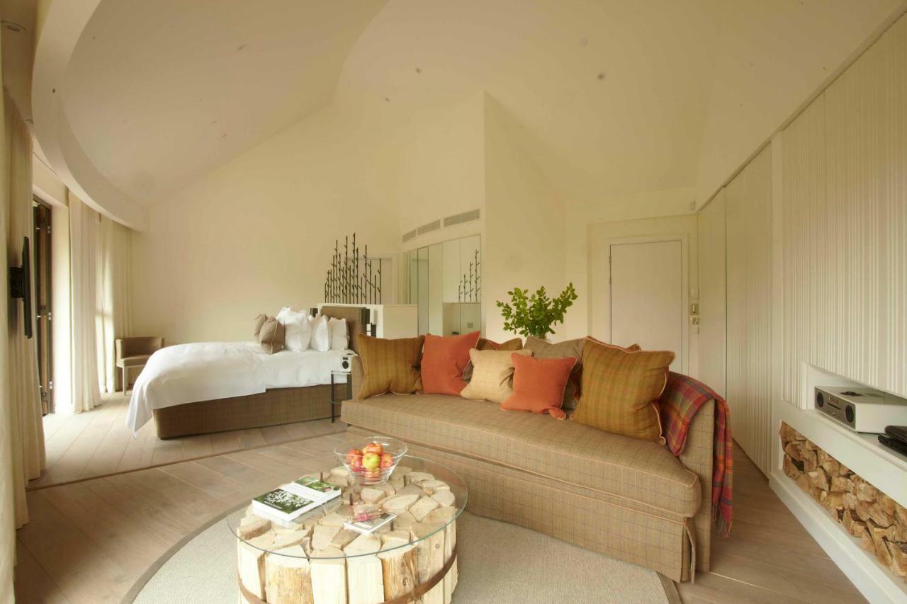 Chewton Glen Hotel - An Iconic Luxury Hotel Ню Милтън Екстериор снимка