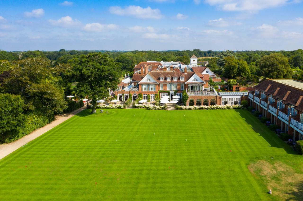 Chewton Glen Hotel - An Iconic Luxury Hotel Ню Милтън Екстериор снимка